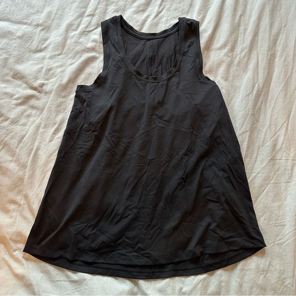 NWOT essential train tank top in black - Picture 2 of 4